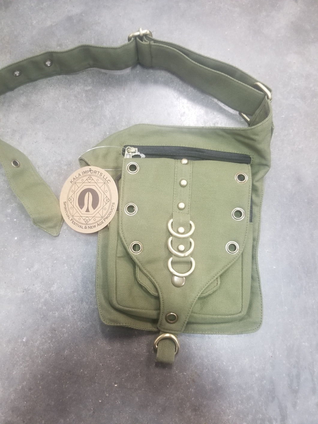 Pouch adjust belt